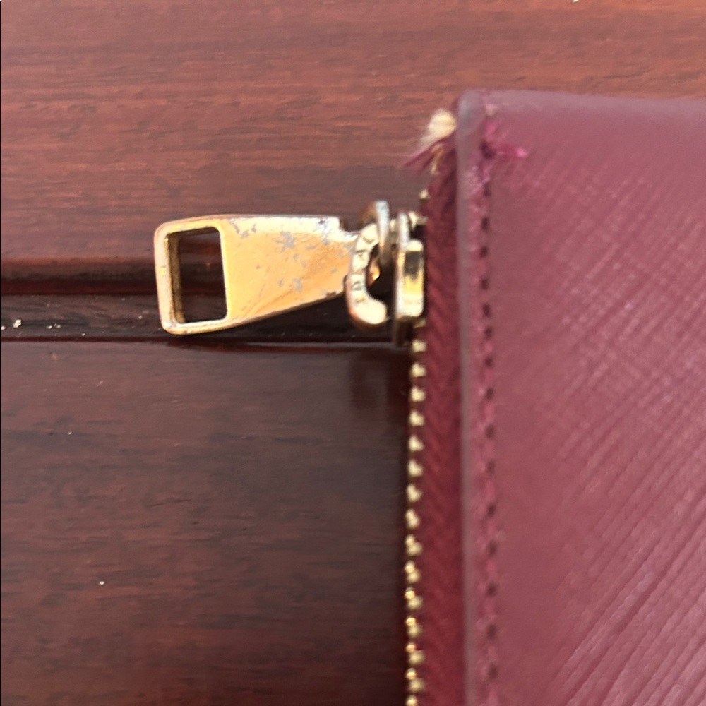Tory Burch Saffiano Zip Wallet - Picture 4 of 9